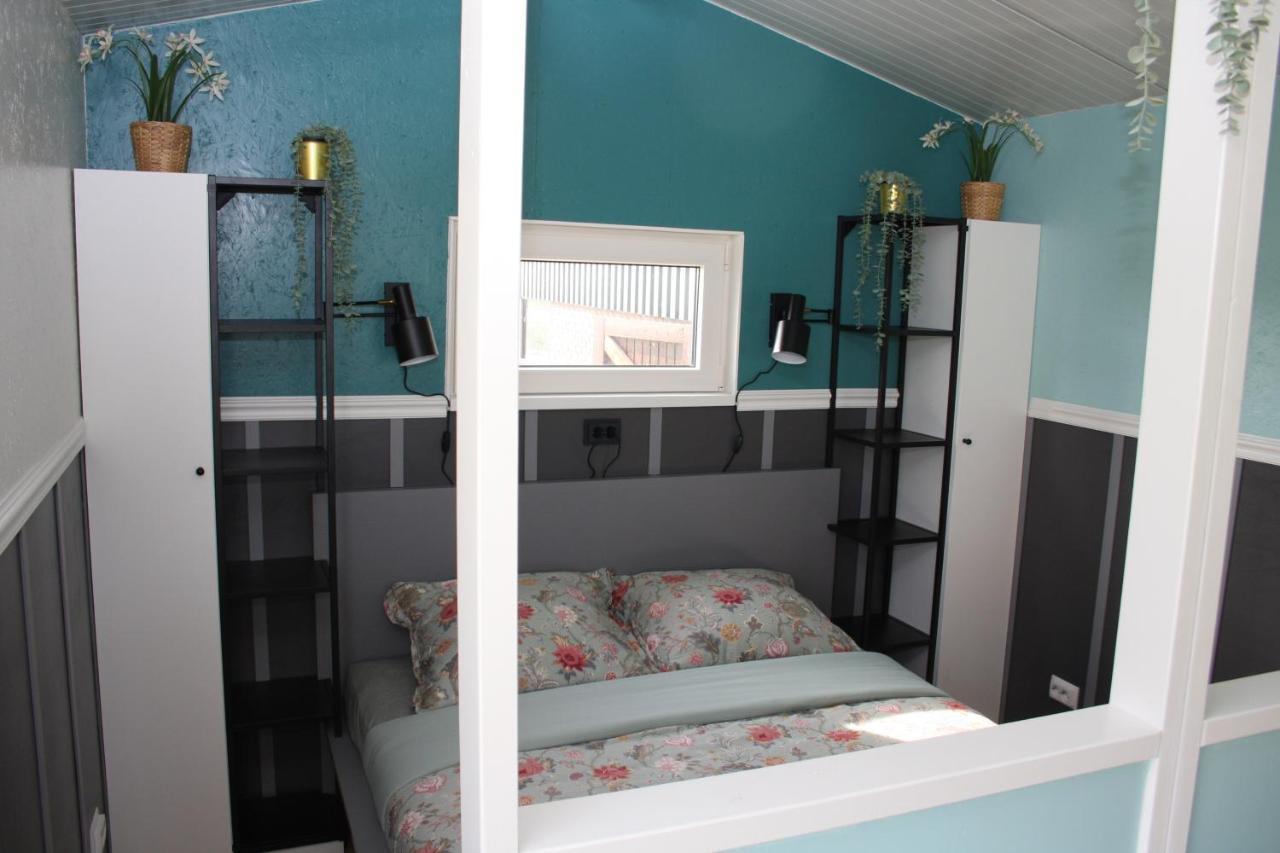 Boerenchalet Dirk, Minicamping De Grutte Earen Burum Exteriör bild