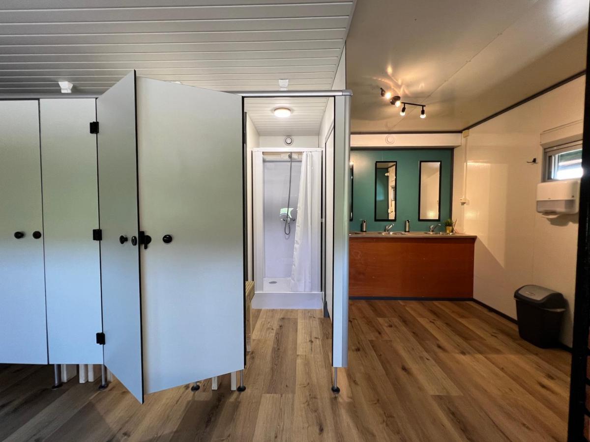 Boerenchalet Dirk, Minicamping De Grutte Earen Burum Exteriör bild